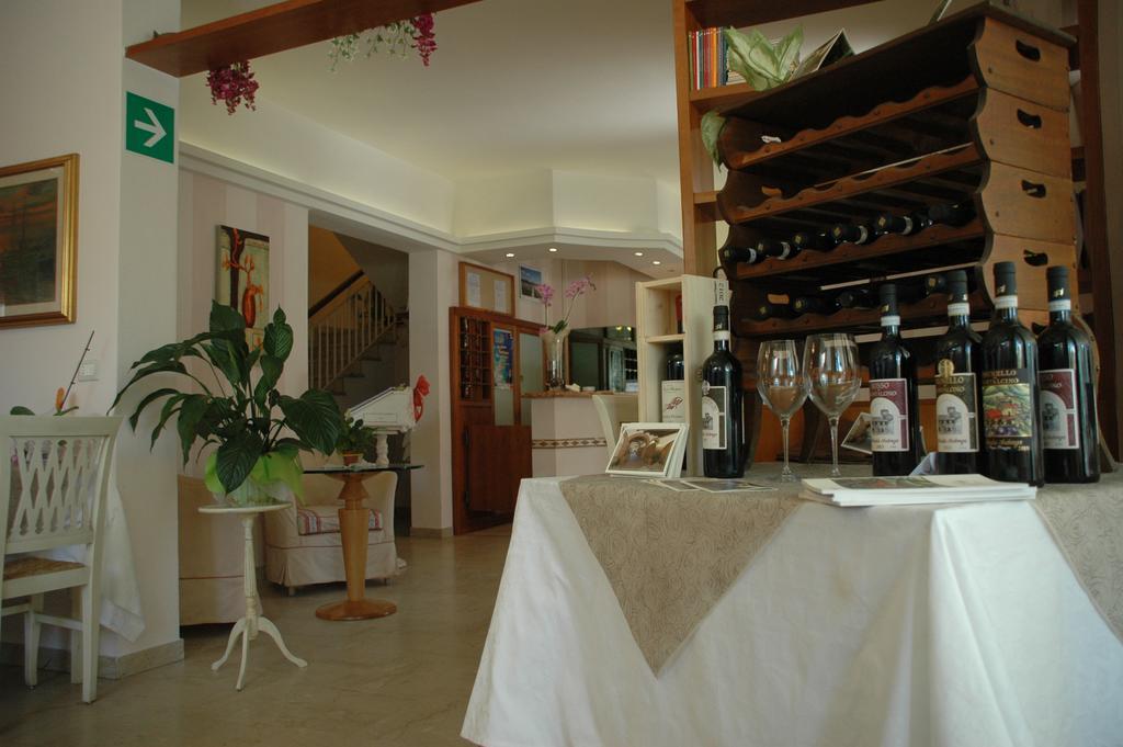 לידו די קאמאיורה Hotel Ristorante La Terrazza מראה חיצוני תמונה